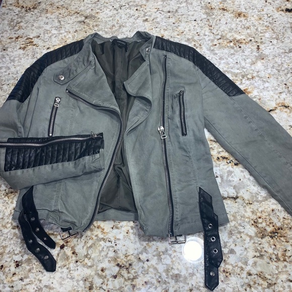 Forever 21 Jackets & Blazers - F21- Camo Green Jacket